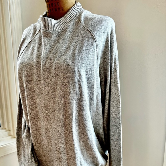 A new day sweater. Grey, medium. Drawstring waist. - Picture 4 of 5